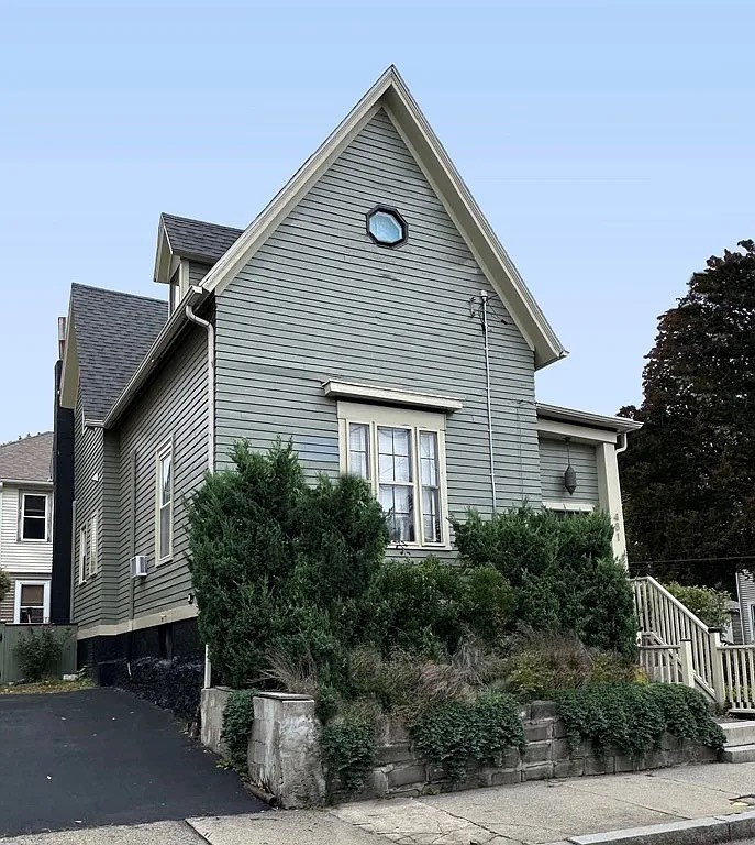 481 Pine Street, Unit 2 Providence, RI 02907 - Photo 2 of 11