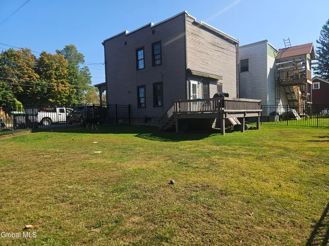 $140,000 | 197 Church Street, Hoosick Falls, NY 12090