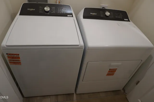 a close up view of washer and dryer