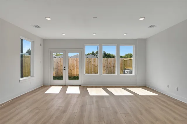 $2,600 | 3628 Amos Street, Houston, TX 77021