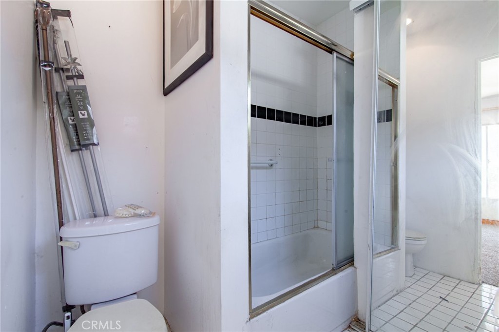 16413 Downey Avenue Paramount, CA 90723 - Photo 32 of 41 2nd Bedroom's Bathroom