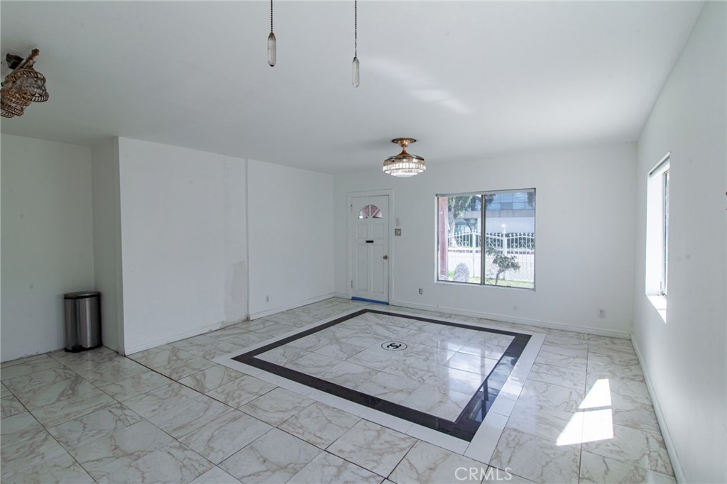 16413 Downey Avenue Paramount, CA 90723 - Photo 5 of 41 Front Room