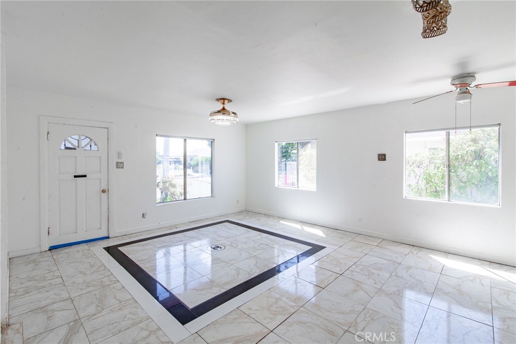16413 Downey Avenue Paramount, CA 90723 - Photo 6 of 41 Front Room