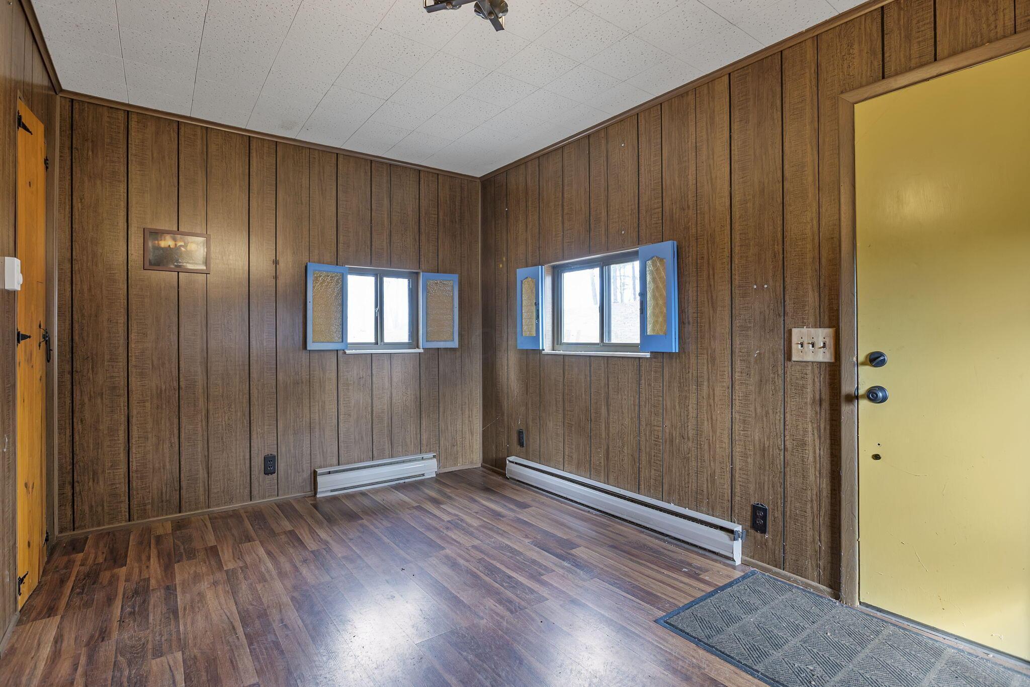 9050 Dalzell Road Lower Salem, OH 45745 - Photo 58 of 93 Cabin, Living Room - 9050 Dalzell Rd, Lower Salem, OH 45745