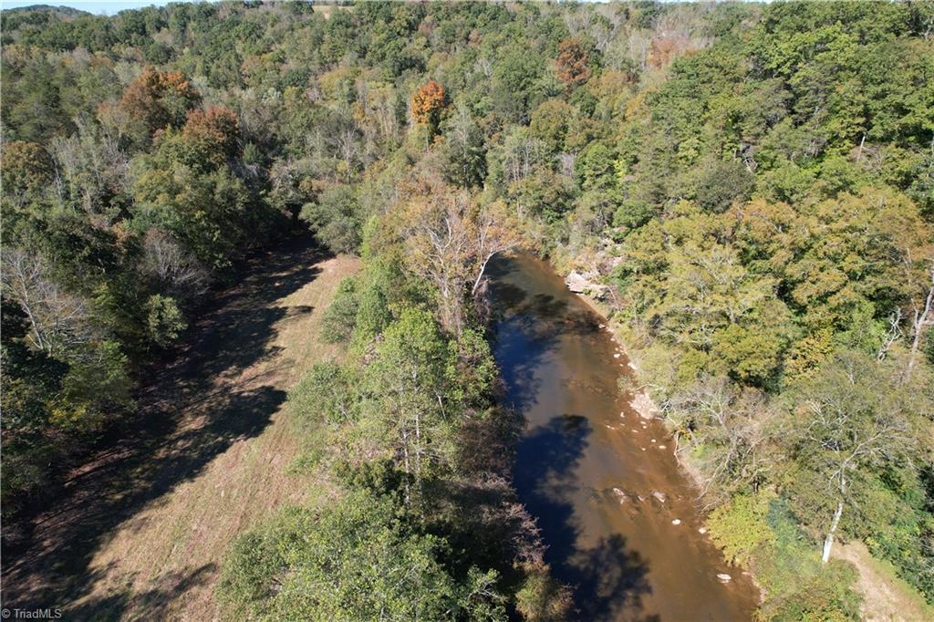 1 Seven Island Road Danbury, NC 27016 - Photo 5 of 12 Gallery Image 5