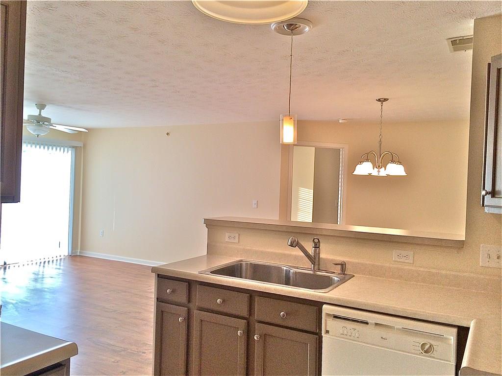 239 Legends Creek Way, Unit 101 Indianapolis, IN 46229 - Photo 5 of 24
