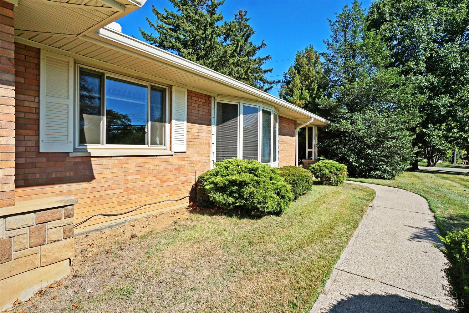 9719 Leacrest Road Cincinnati, OH 45215 - Photo 2 of 32 Gallery Image 2