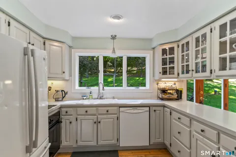 $640,000 | 18 Gelding Hill Road, Newtown, CT 06482