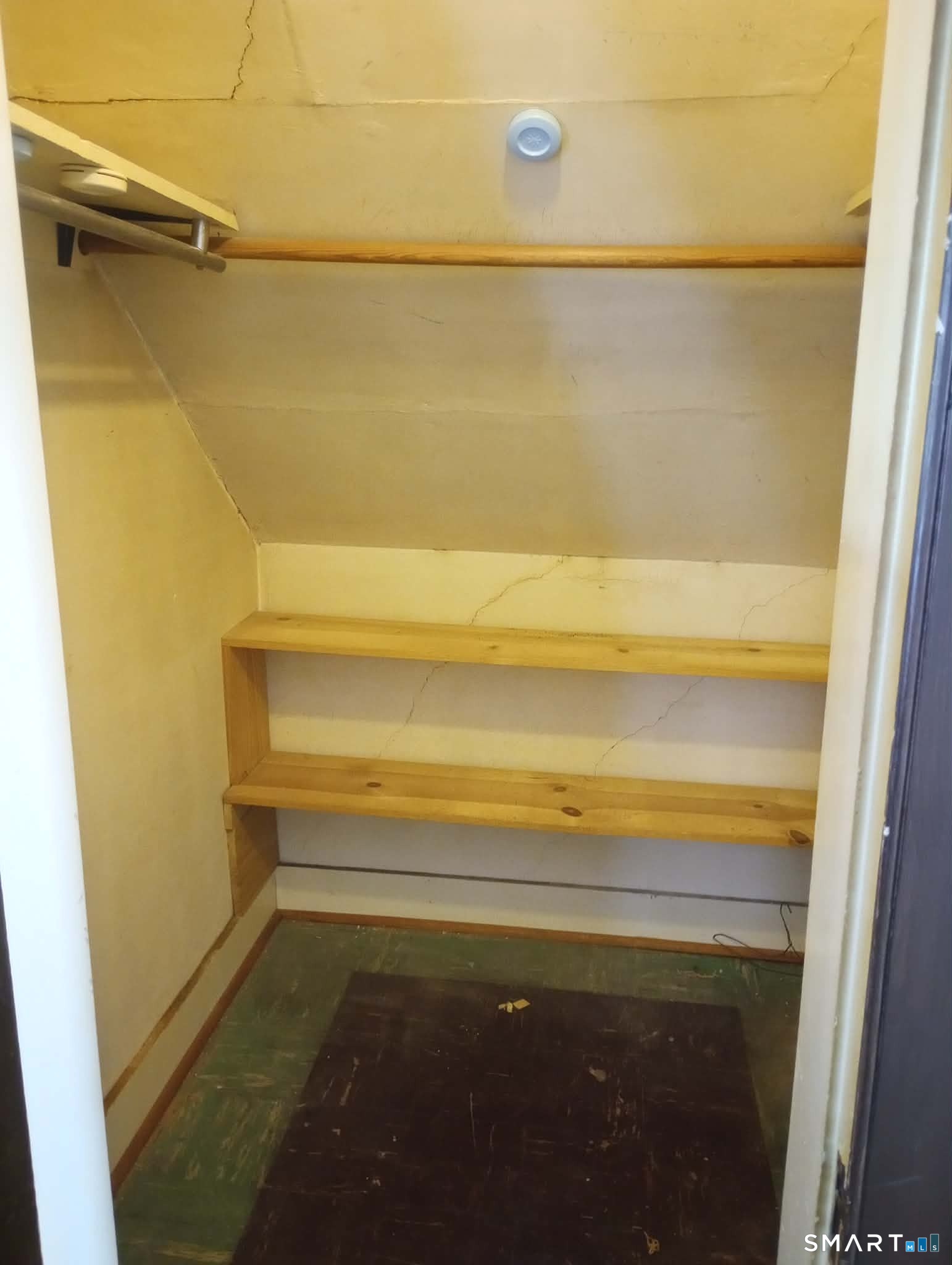 64 Moody Avenue Fairfield, CT 06825 - Photo 17 of 38