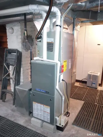 $539,500 | 64 Moody Avenue, Fairfield, CT 06825