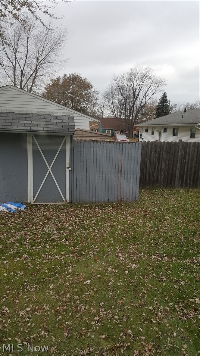620 Root Road Lorain, OH 44052 - Photo 5 of 13