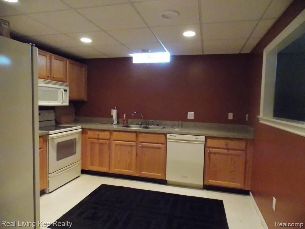 4079 Jacquelynn Court Rochester, MI 48306 - Photo 25 of 33 50.jpg