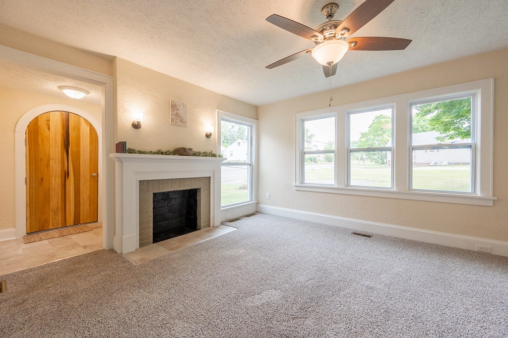 820 Newbern Road Pulaski, VA 24301 - Photo 6 of 67 Gallery Image 6
