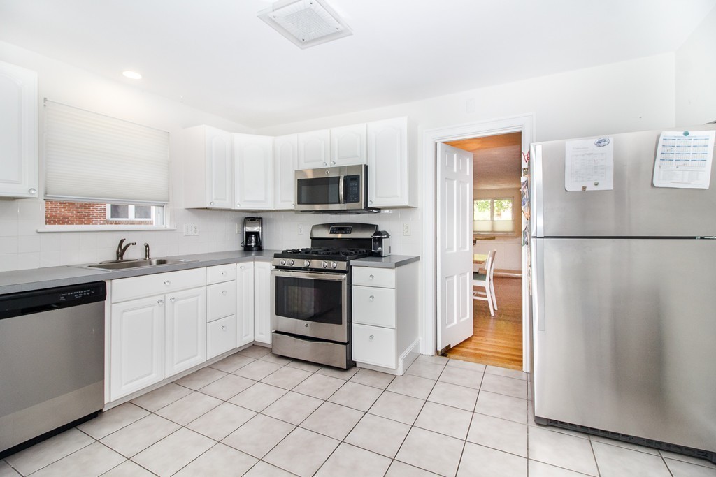 60 Gardner Road, Unit 1 Brookline, MA 02445 - Photo 6 of 13