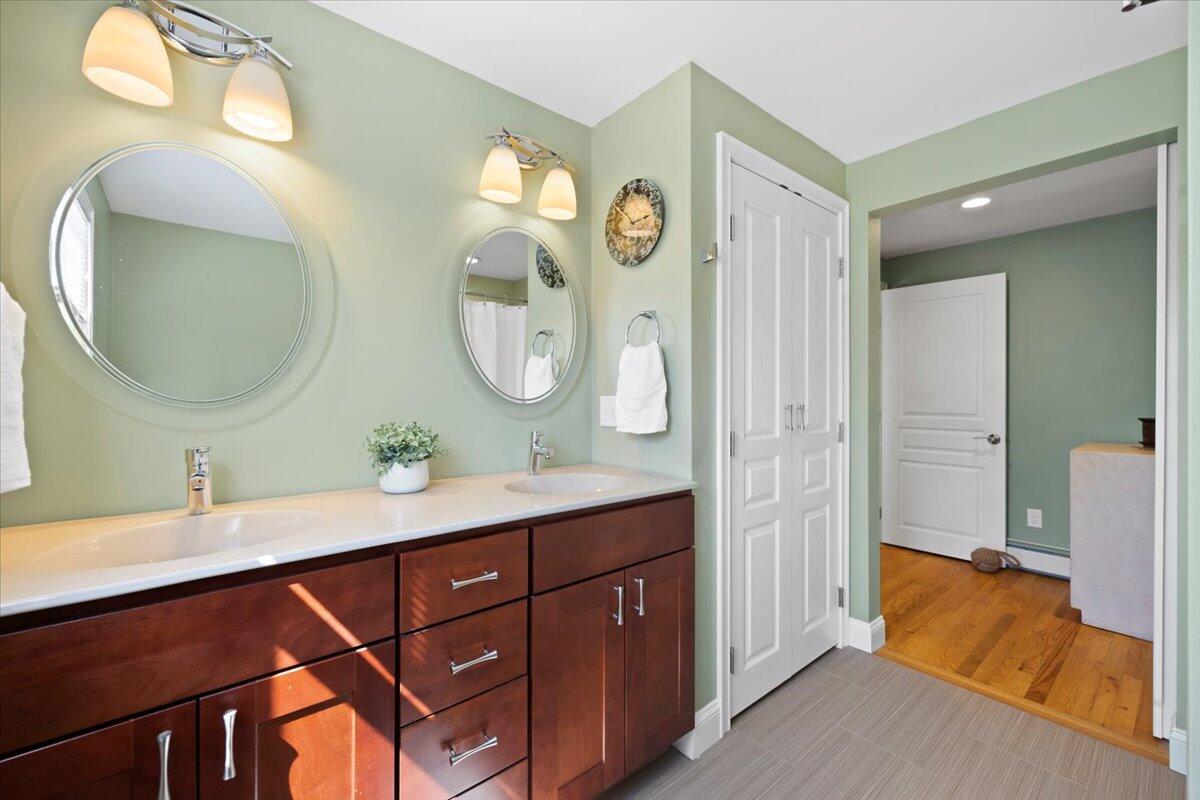 271 Barlows Landing Road Pocasset, MA 02559 - Photo 21 of 39 Primary Ensuite Full Bath
