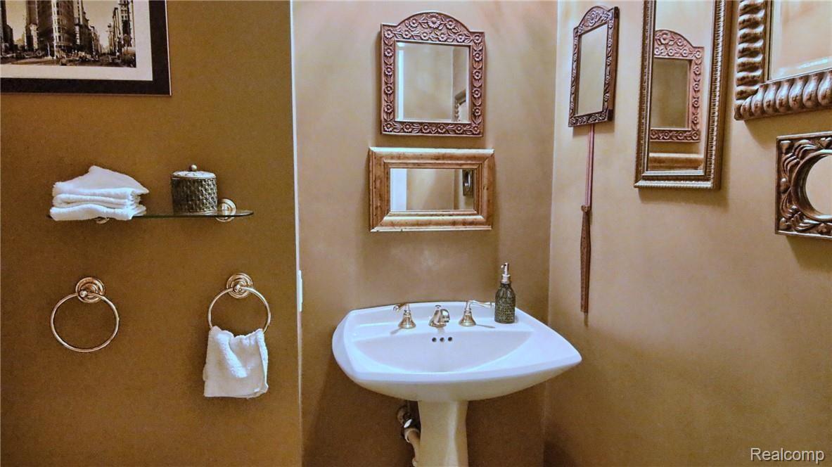 4653 Brightmore Road Bloomfield Hills, MI 48302 - Photo 21 of 30 0_44989400_1402079270.jpg
