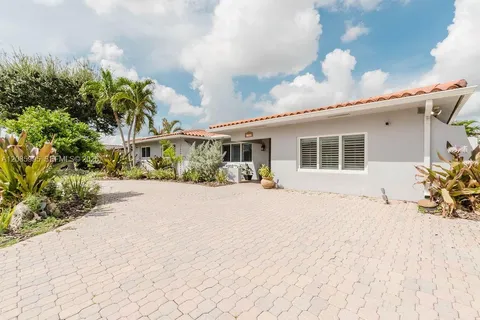 $975,000 | 1732 Southwest 103rd Place, Miami, FL 33165
