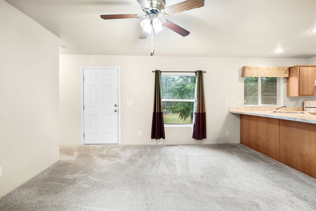 4910 East Chattaroy Road Chattaroy, WA 99003 - Photo 4 of 37 Gallery Image 4