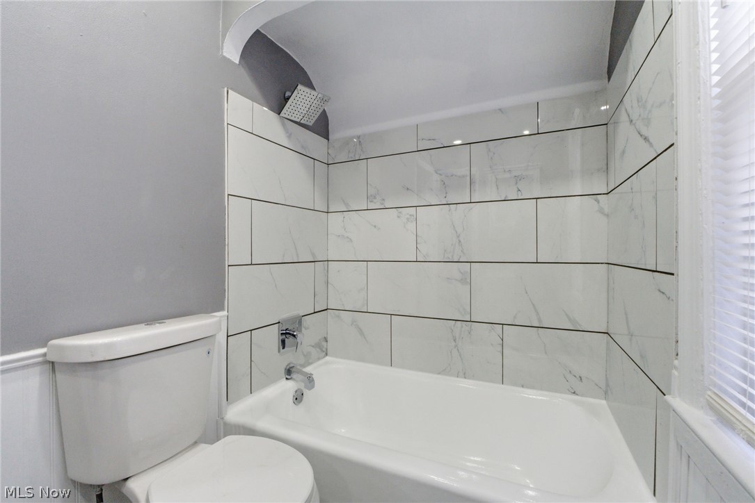 3153 Becket Road Cleveland, OH 44120 - Photo 35 of 43