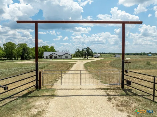 $816,340 | 850 County Road 322, Rockdale, TX 76567