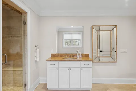 $5,495,000 | 2 Southampton Hills Court, Southampton, NY 11968