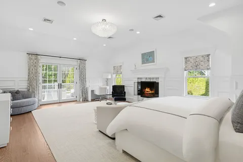 $5,495,000 | 2 Southampton Hills Court, Southampton, NY 11968