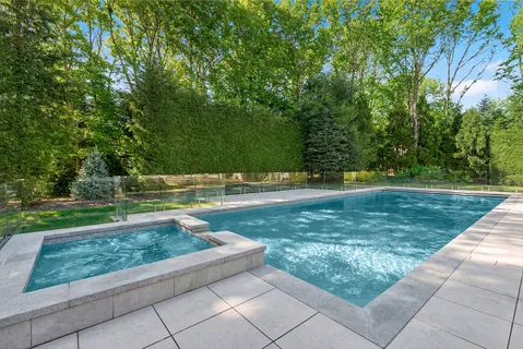 $5,495,000 | 2 Southampton Hills Court, Southampton, NY 11968