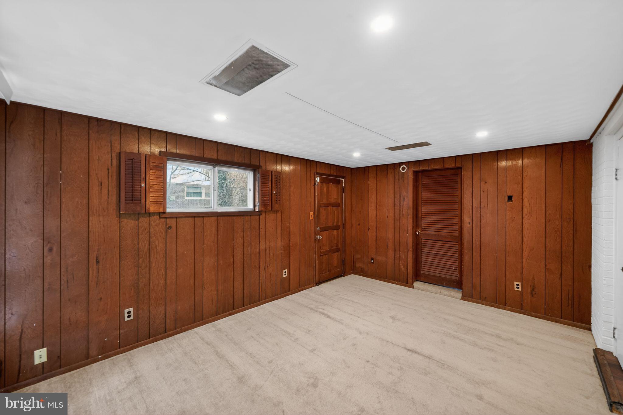 5219 Montgomery Street Springfield, VA 22151 - Photo 11 of 30 Family Room