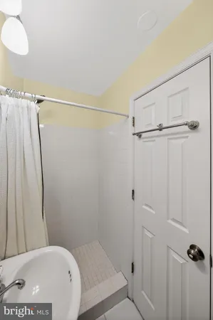 $2,950 | 5219 Montgomery Street, Springfield, VA 22151