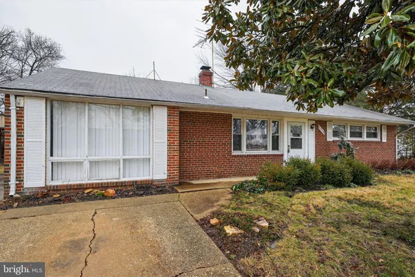 $2,950 | 5219 Montgomery Street, Springfield, VA 22151