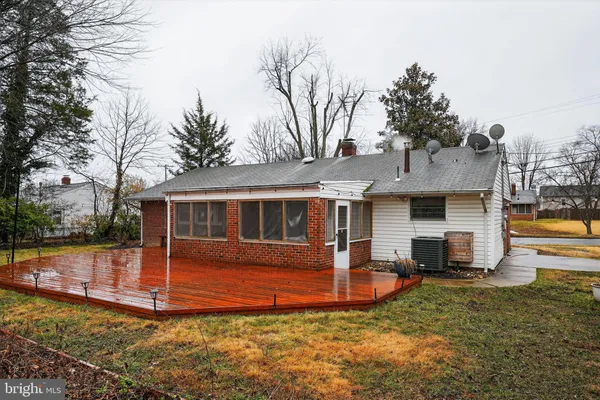 $2,950 | 5219 Montgomery Street, Springfield, VA 22151