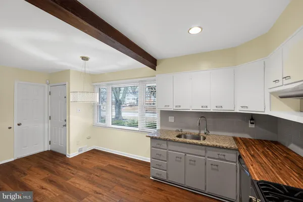 $2,950 | 5219 Montgomery Street, Springfield, VA 22151