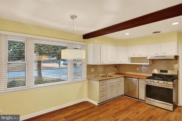 $2,950 | 5219 Montgomery Street, Springfield, VA 22151