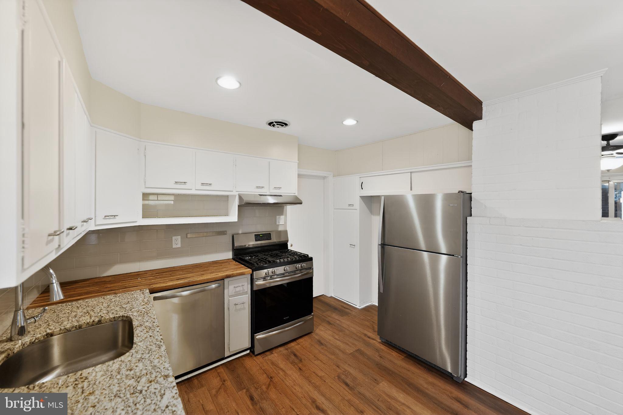 5219 Montgomery Street Springfield, VA 22151 - Photo 7 of 30 Kitchen