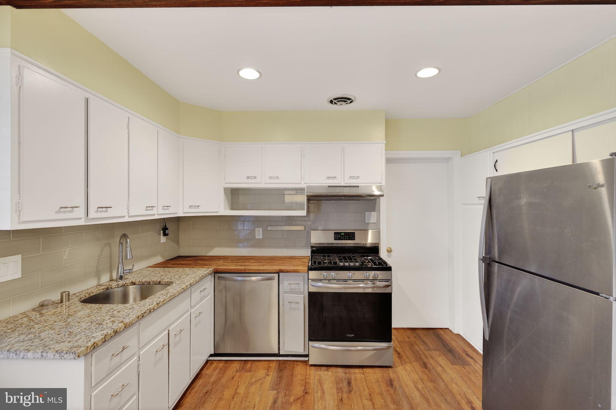 5219 Montgomery Street Springfield, VA 22151 - Photo 8 of 30 kitchen