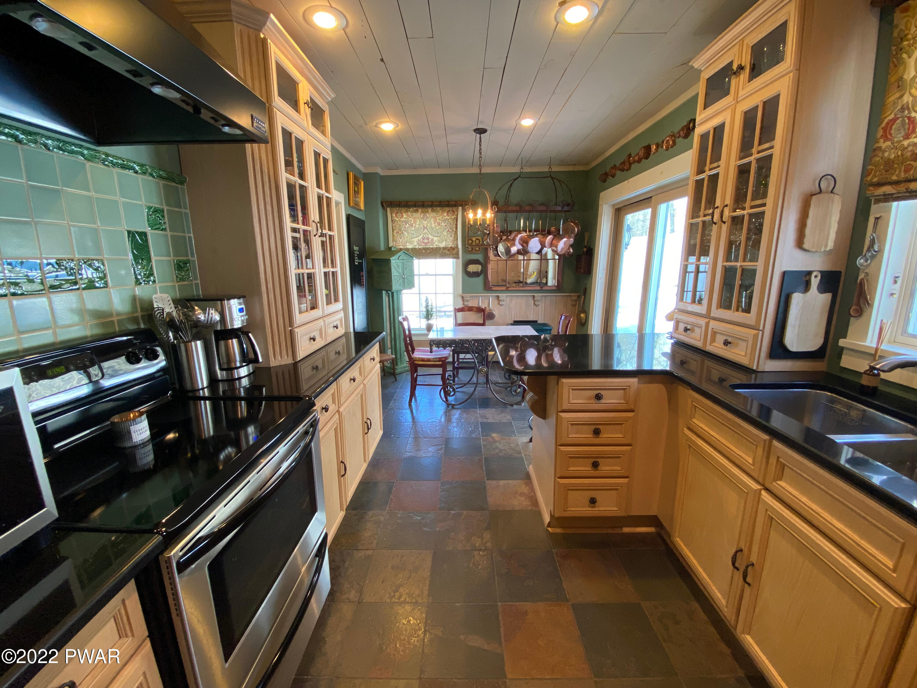 399 Como Road Lake Como, PA 18437 - Photo 12 of 30 Kitchen