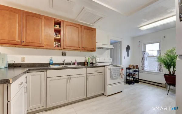 $1,300 | 39-43 Main Street, Plainfield, CT 06354