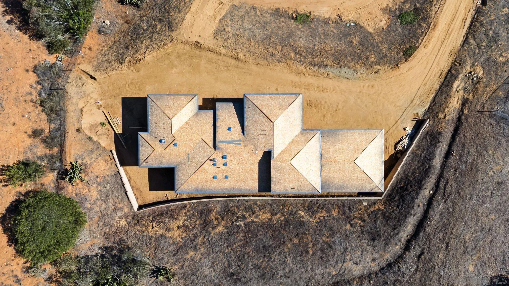 3916 Citrus Drive Fallbrook, CA 92028 - Photo 12 of 36 a view of building