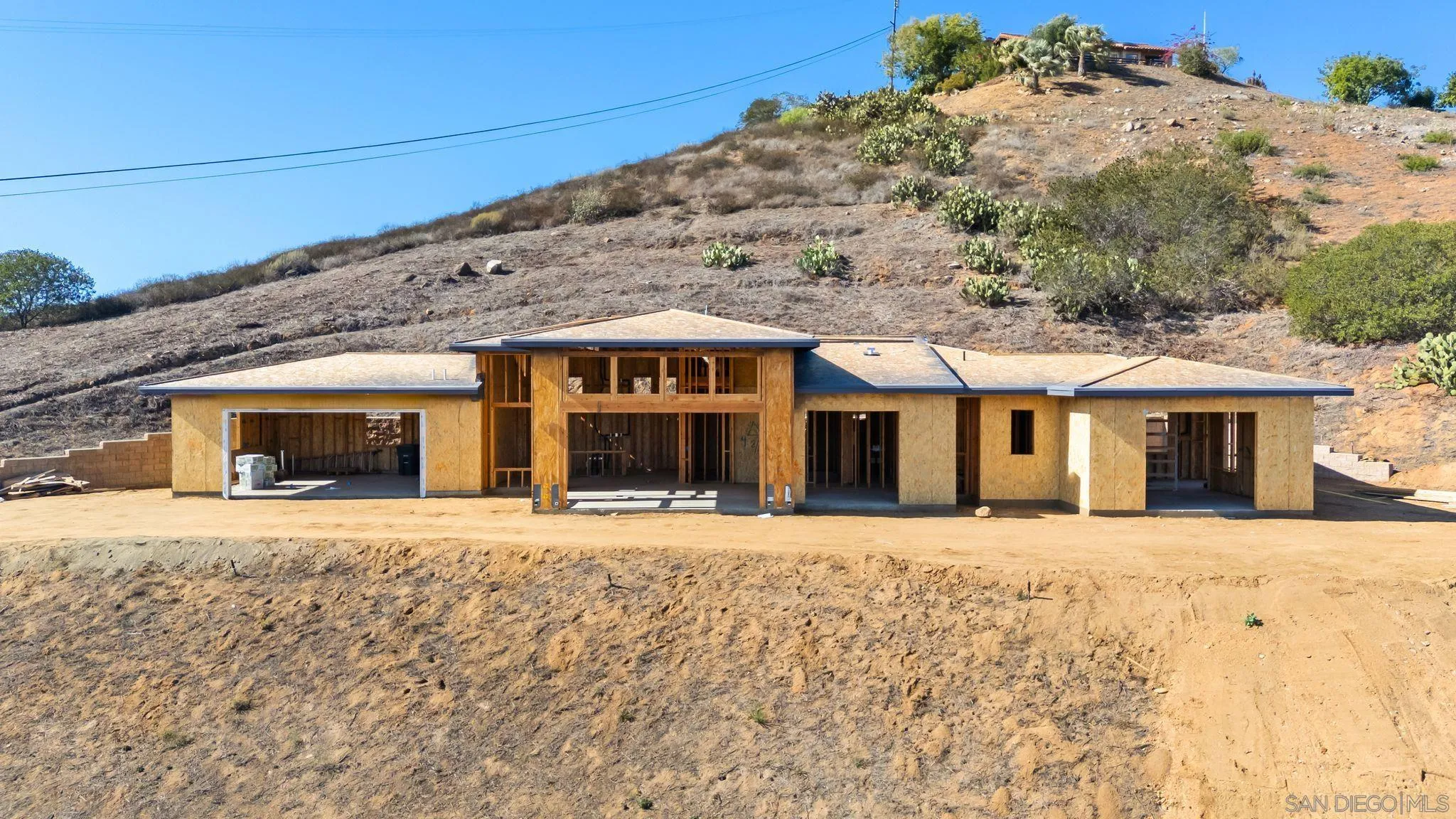 3916 Citrus Drive Fallbrook, CA 92028 - Photo 2 of 36 a front view of a house with a yard