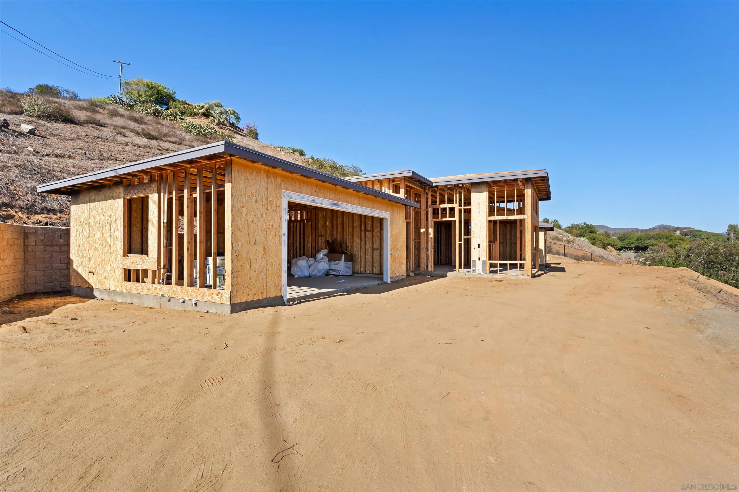 3916 Citrus Drive Fallbrook, CA 92028 - Photo 31 of 36 a front view of a house with a yard