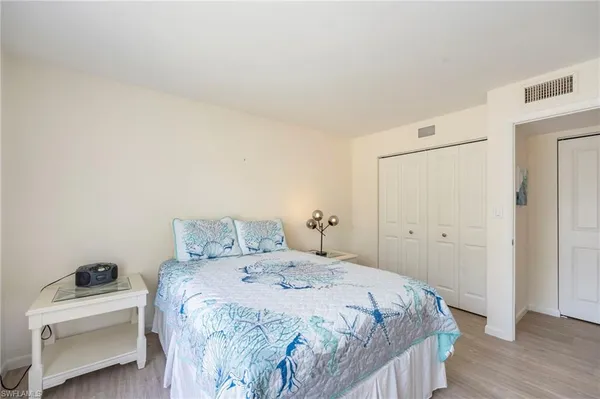 $900,000 | 425 Wildwood Lane, Naples, FL 34105