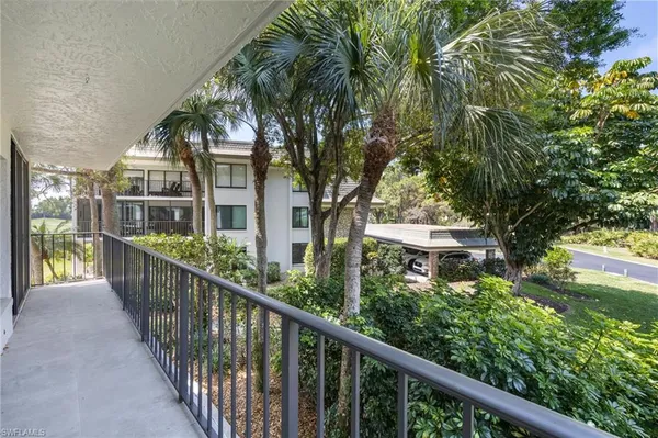 $900,000 | 425 Wildwood Lane, Naples, FL 34105
