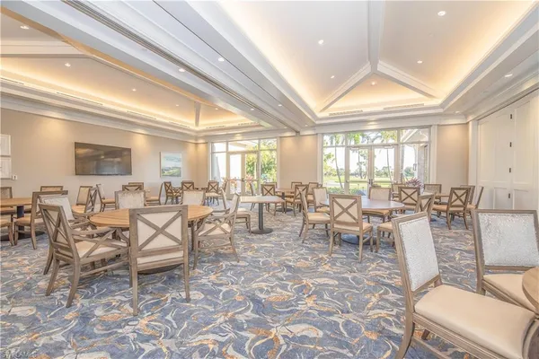 $900,000 | 425 Wildwood Lane, Naples, FL 34105