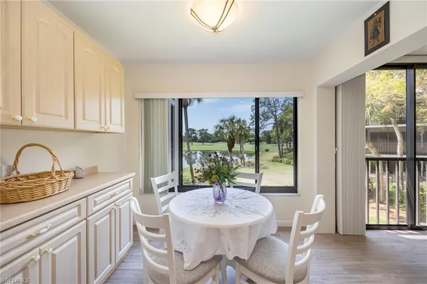 $900,000 | 425 Wildwood Lane, Naples, FL 34105