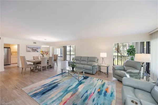 $900,000 | 425 Wildwood Lane, Naples, FL 34105