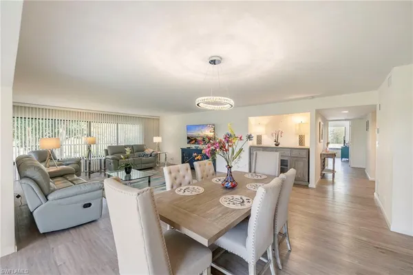 $900,000 | 425 Wildwood Lane, Naples, FL 34105