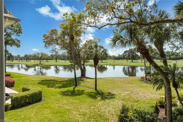 $900,000 | 425 Wildwood Lane, Naples, FL 34105