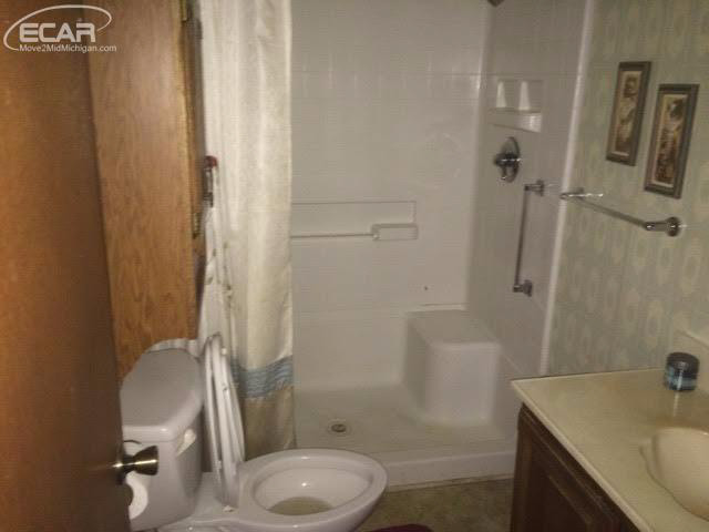 12371 Neff Road Clio, MI 48420 - Photo 8 of 11 21289146-7.JPG