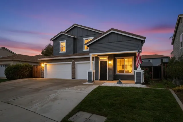 $700,000 | 624 Snapdragon Street, Winters, CA 95694