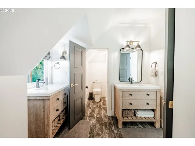 $4,995,000 | 852 North Shr Road, Lake Oswego, OR 97034